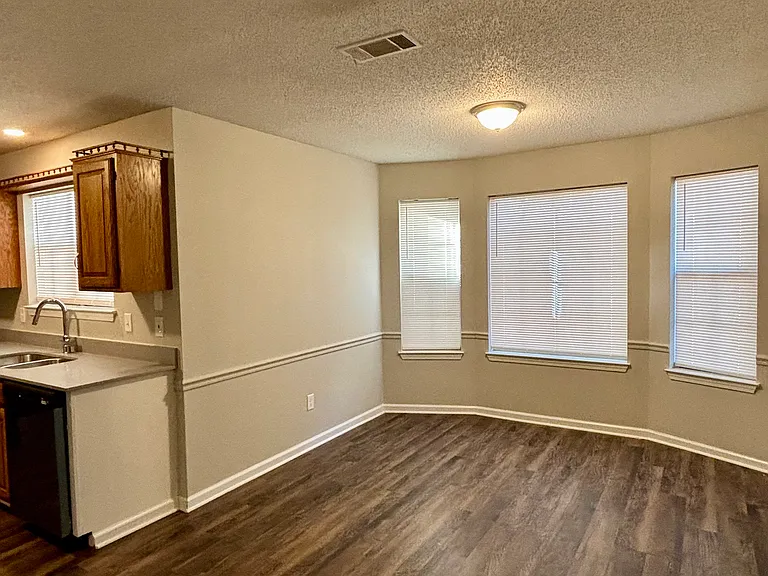 3 Eastwood Ct — Photo 6