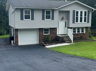 6616 Greenview Dr, Knoxville, TN 37918