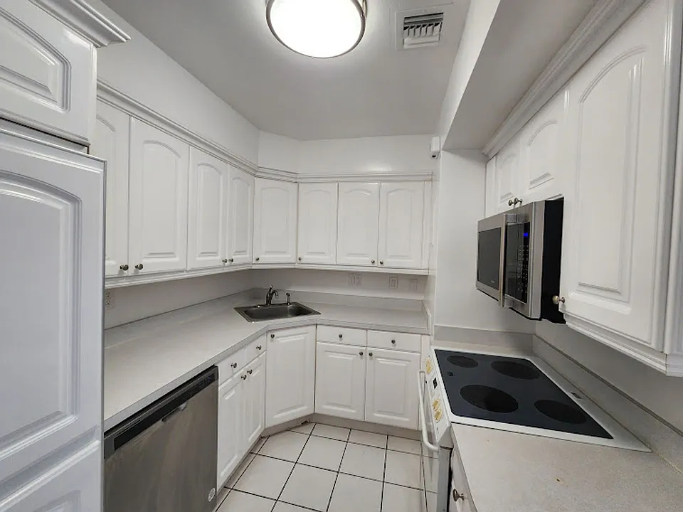 124 Isle of Venice Ft. Lauderdale, FL 33301