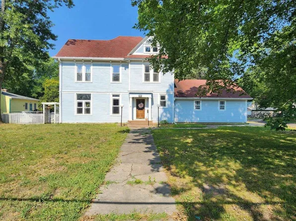 903 S 2nd St, Clinton, MO 64735