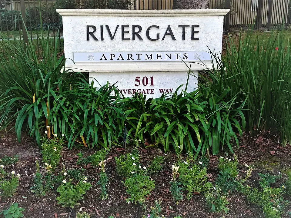 Rivergate Apartments