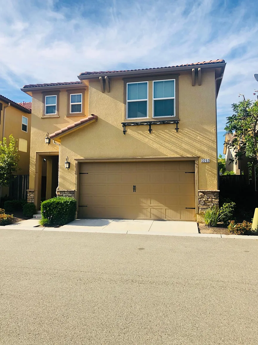 3252 W Arbor Dr photo 1