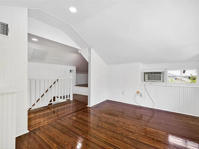 1330 Cherry St NE — Photo 32