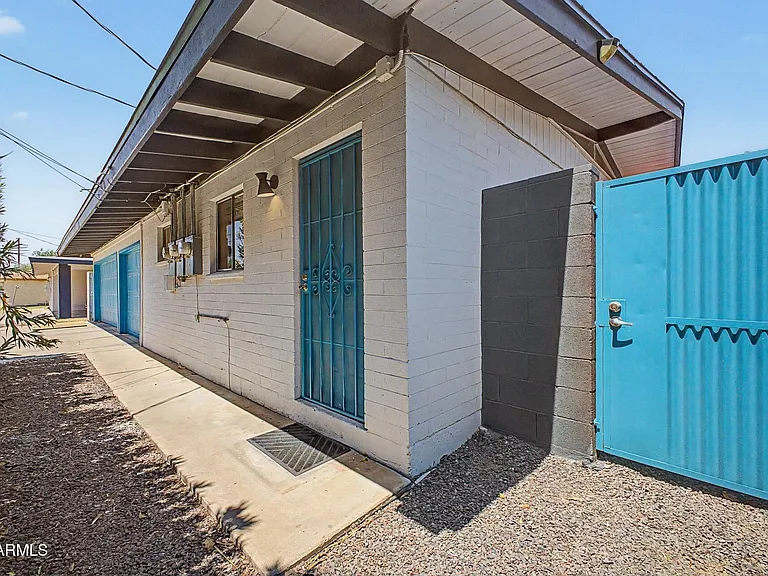 2727 E Montecito Ave — Photo 16