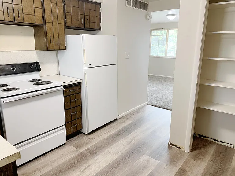 356 N 200 E #12 — Photo 3