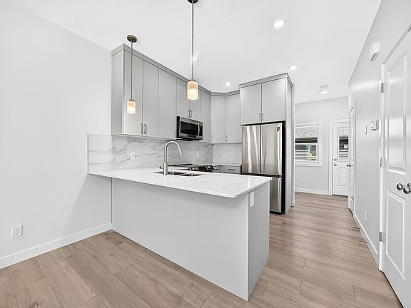 4th image of 3816 Chrustawka Pl SW