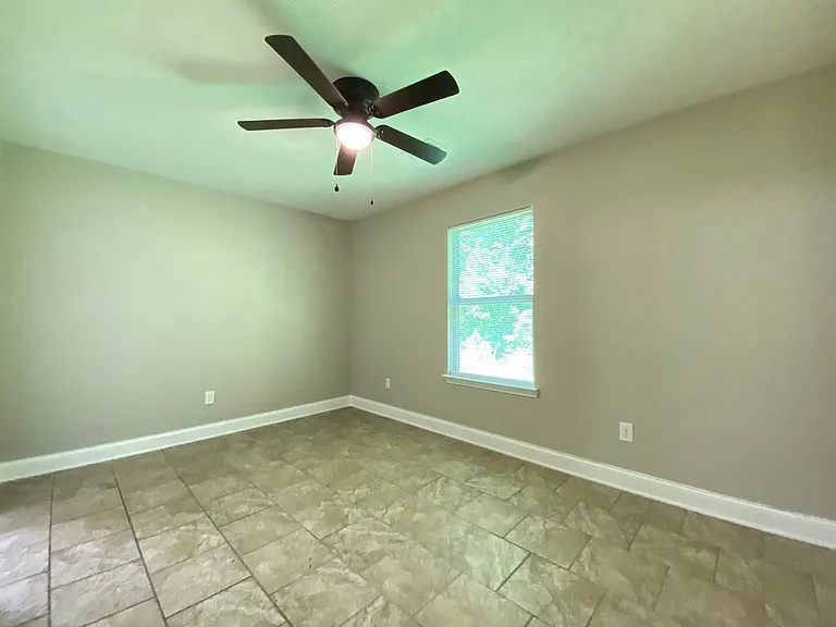 312 Bellewood Ln #B — Photo 11