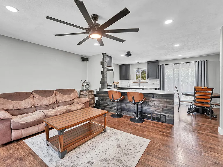 4669 S Lewiston Way — Photo 3