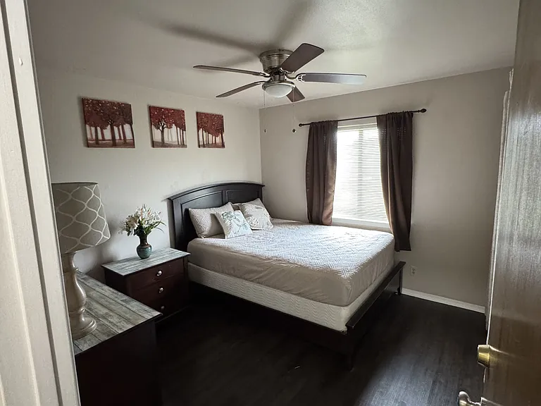 406 Greycliff Dr — Photo 4