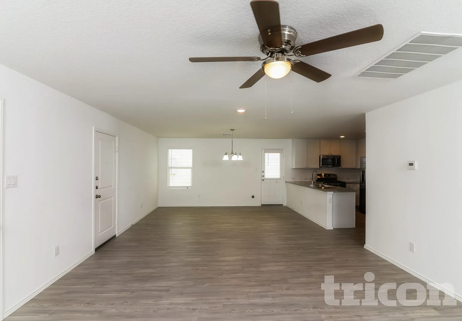 10238 Devon Wheel Street San Antonio TX — Photo 2