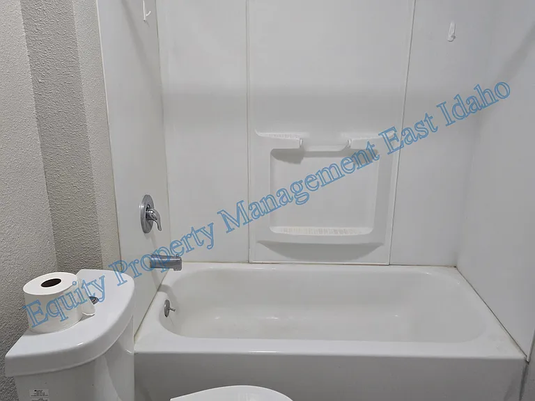 815 E Clark St #3 — Photo 6