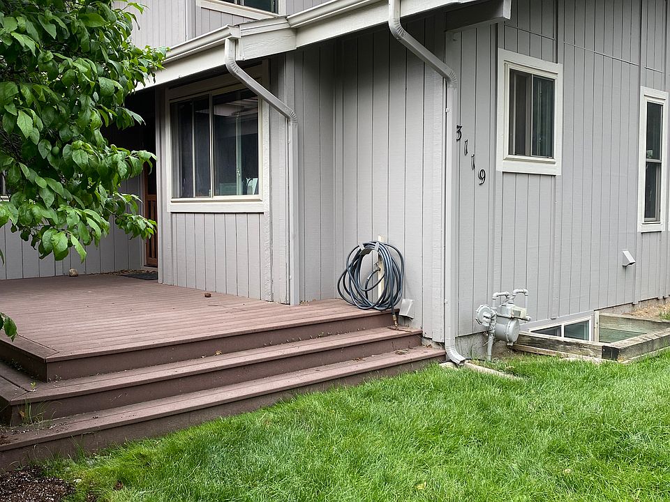 Front porch area of 3119 Westwood Court