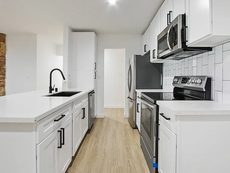 12707 Mitchell Ave — Photo 11