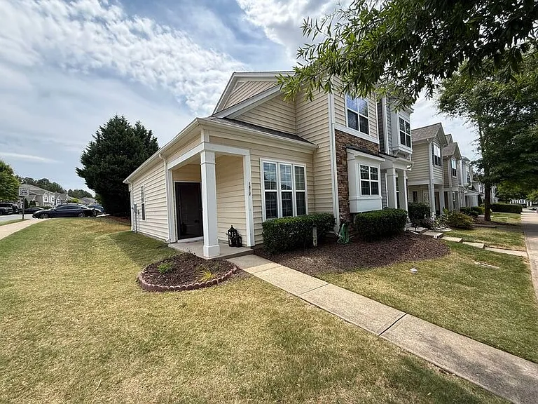 1812 Grace Point Rd — Photo 2