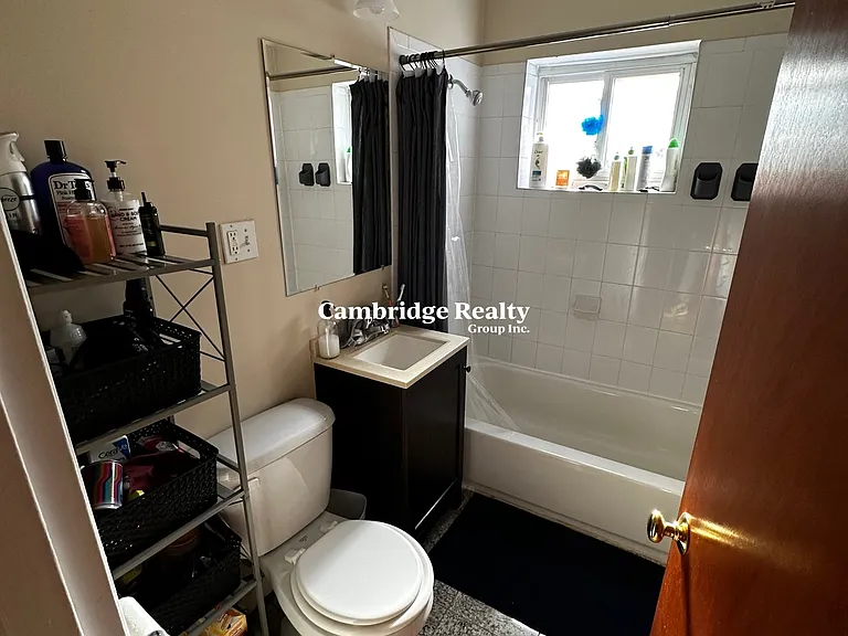 61 Selkirk Rd #3T — Photo 8