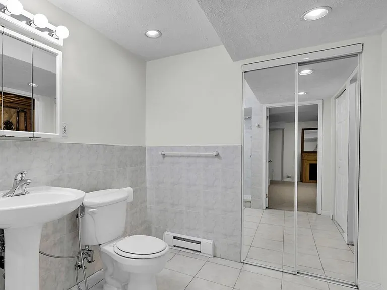 50 Chapman Ct #14 — Photo 24