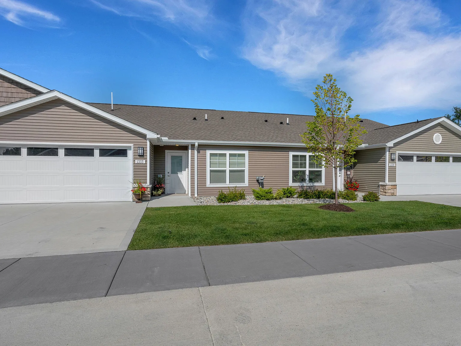Redwood Rochester Hills — Photo 3