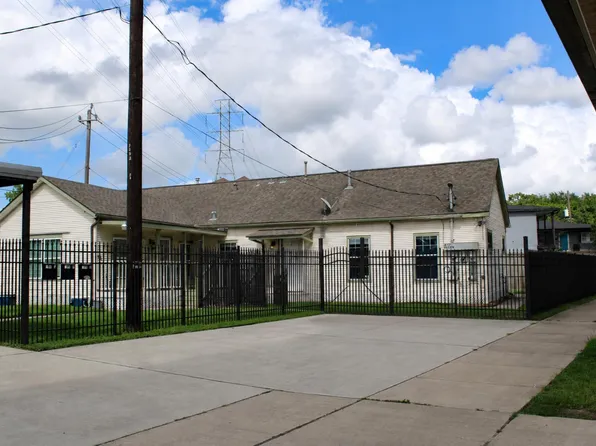 6712 Fulton St, Houston, TX 77022