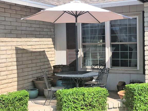 4th image of 2406 W Winchcomb Dr