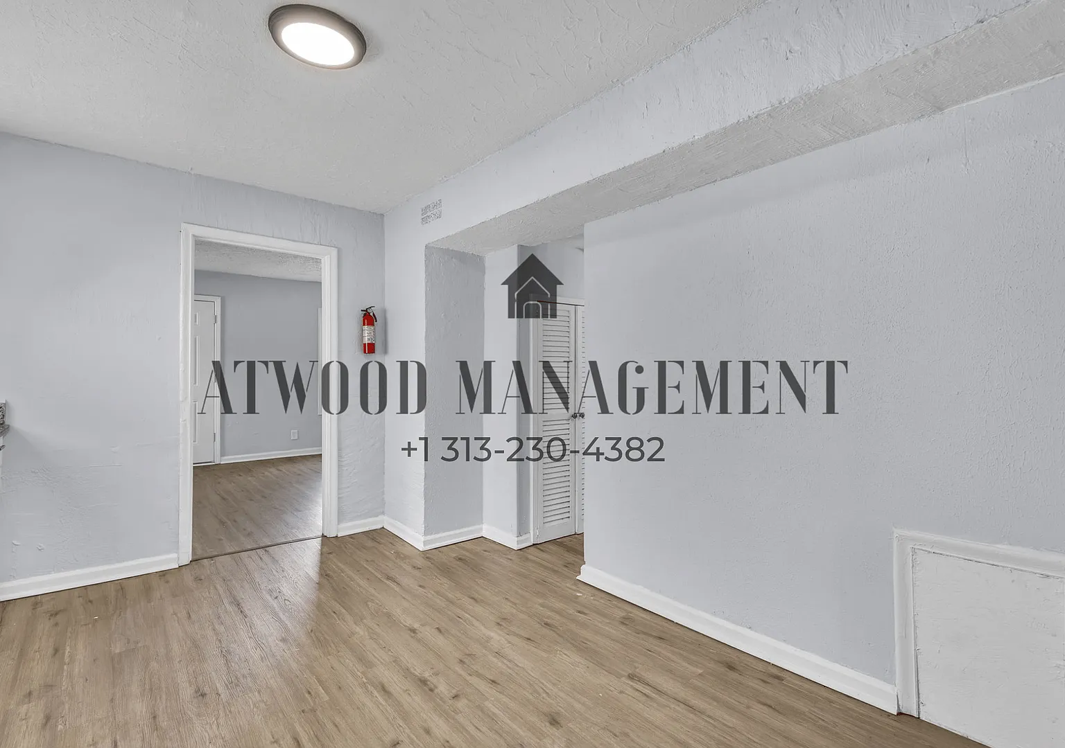 This beautifully updated 4-bedroom, 1-bath single-family home is ready for move-in! — Photo 4