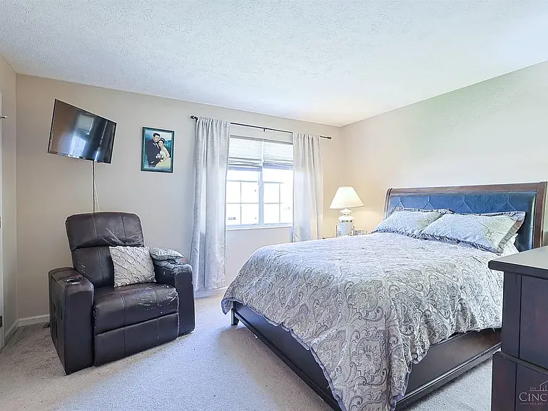 7519 Kingsgate Way — Photo 15