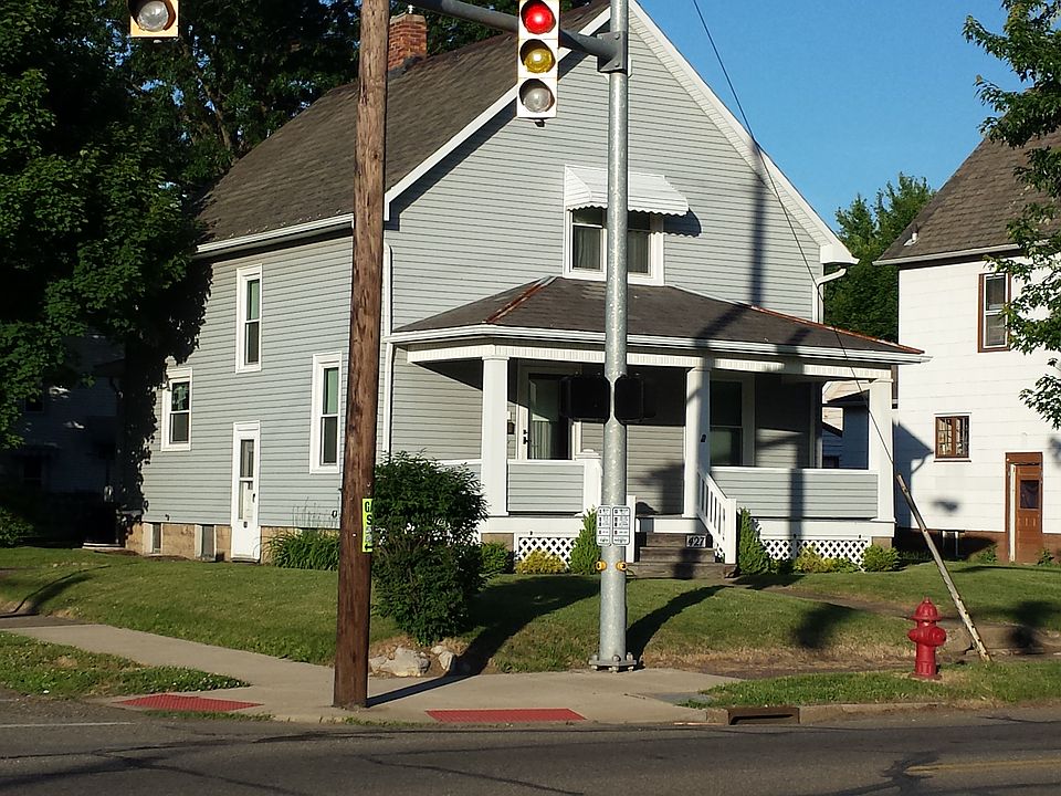 1st image of 427 Tuscarawas Ave NW