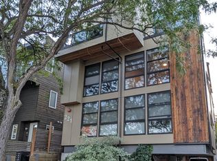 221 23rd Ave E #1C, Seattle, WA 98112