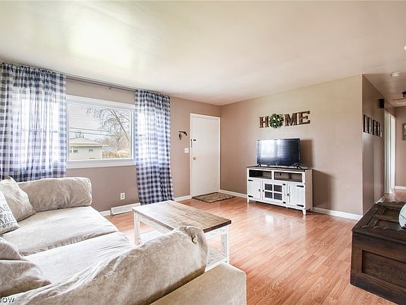 4th image of 790 Gary Dr