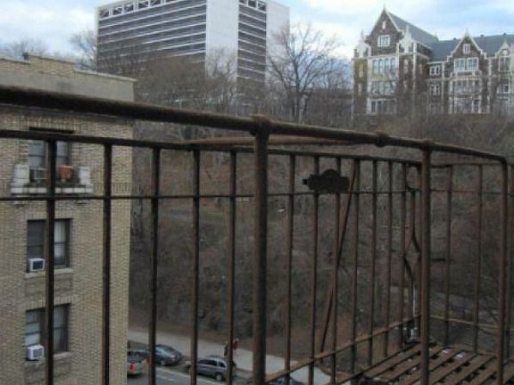 5th image of 580 St Nicholas Ave APT 6E