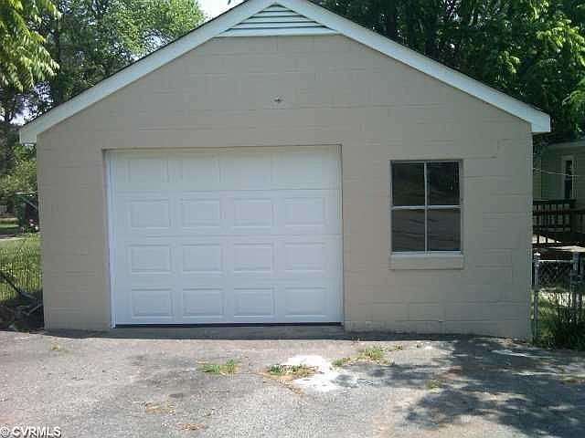 2nd image of 200 N Fern Ave