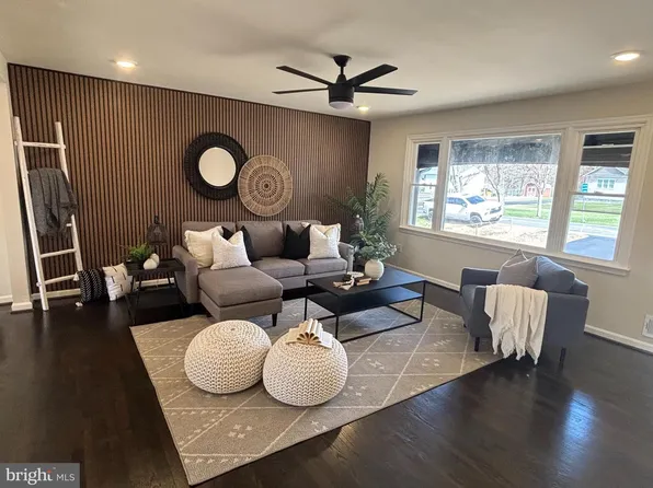 7918 Elizabeth Rd, Pasadena, MD 21122