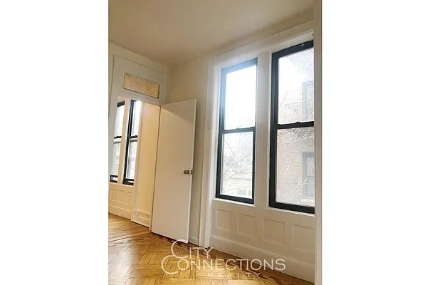 Rented by City Connections Realty | media 18