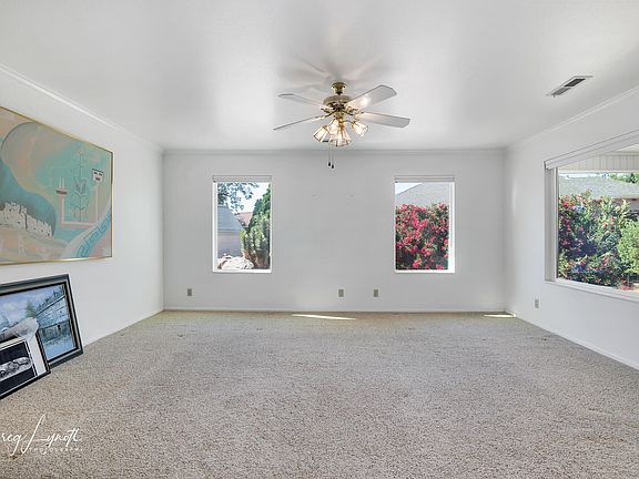 3rd image of 1050 E Cypress Cir