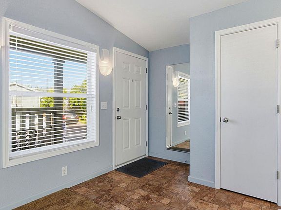 4th image of 172 Culebra Ln #172