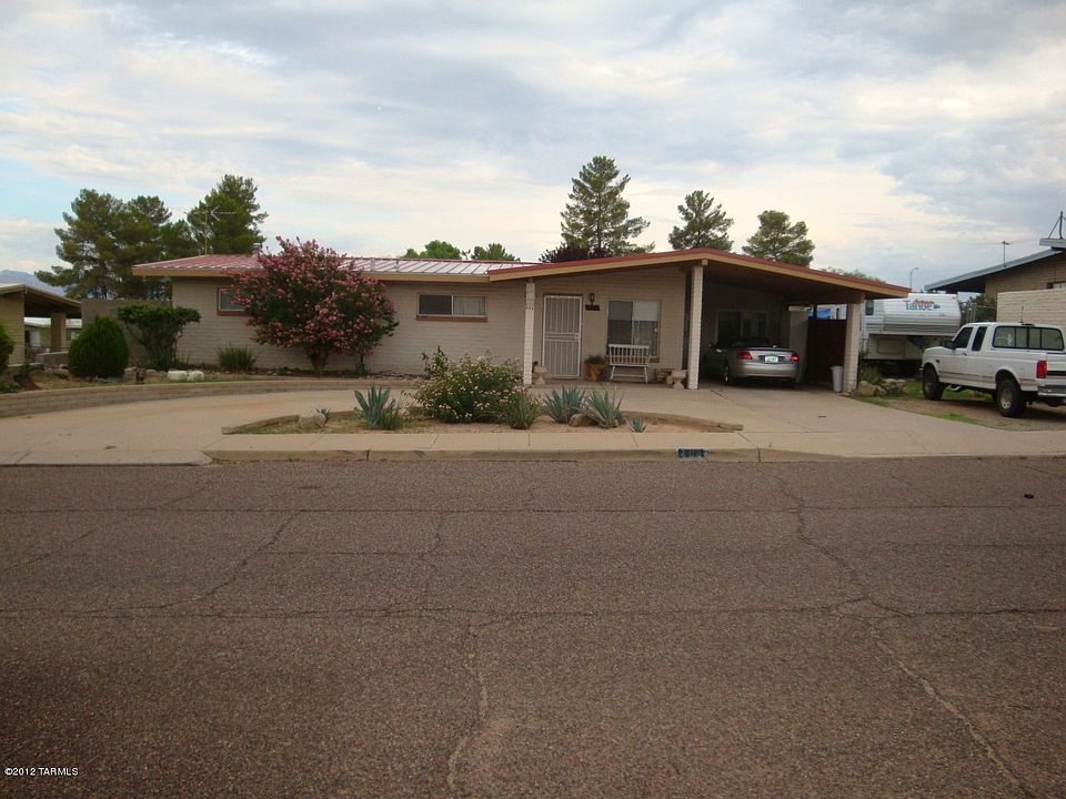 1st image of 204 E Avenue H