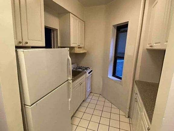 2nd image of 336 E 73rd St APT 1h