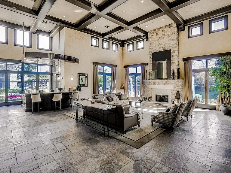 Cypress Lake at Stonebriar Apartments — Photo 34