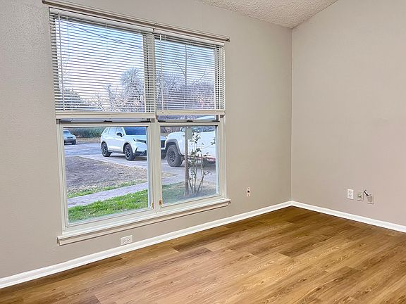 2nd image of 5402 Lake Grove Dr