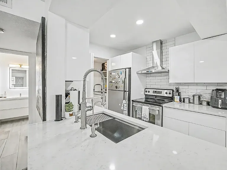 3916 Greenway Dr #B — Photo 3
