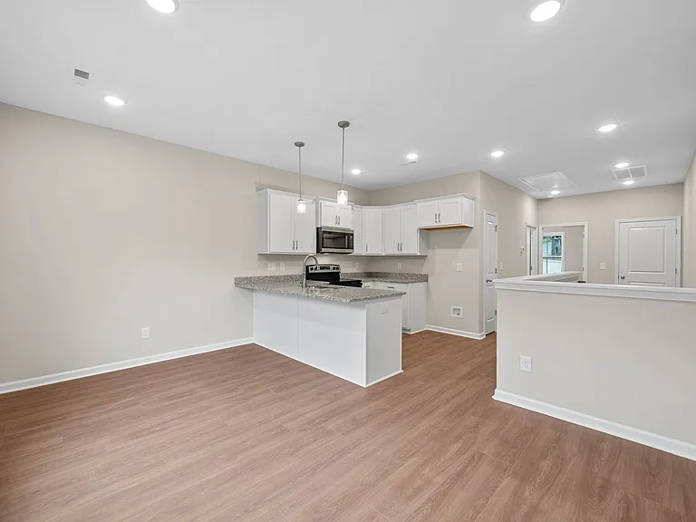 329 Cedar Ct — Photo 6