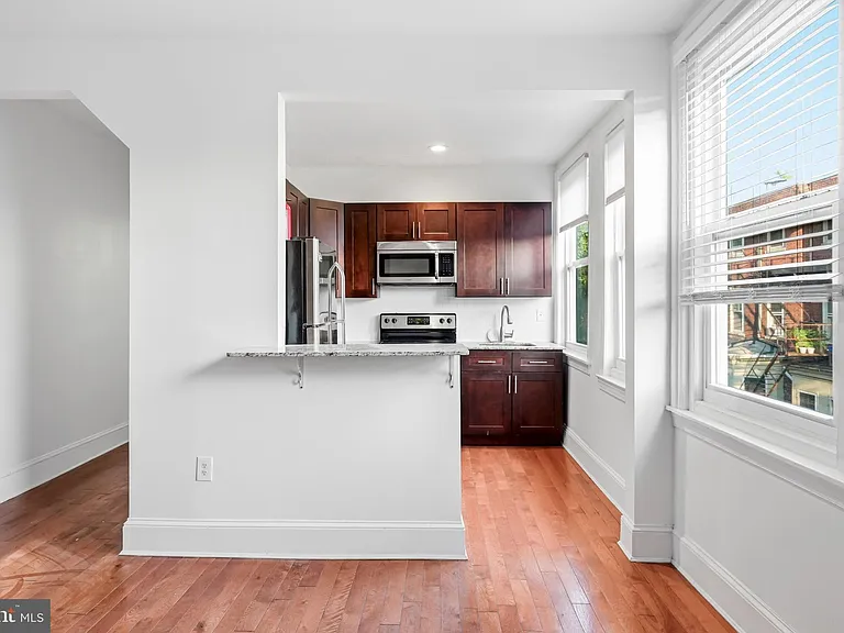 265 S 22nd St #3R — Photo 9