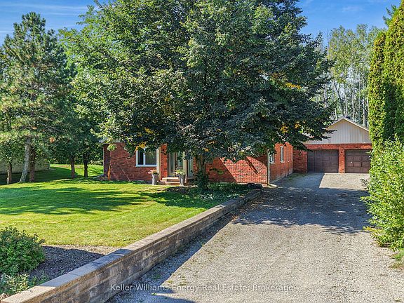 2nd image of 60 Bayside Ave