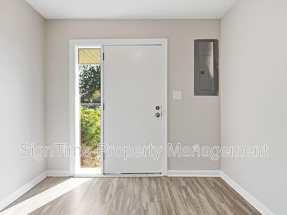 3rd image of 425 Bethlehem Ct