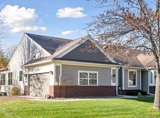 982 Victoria Greens Blvd, Victoria, MN 55386