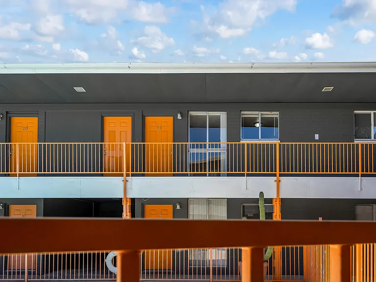 CATALINA VISTA APARTMENTS — Photo 7