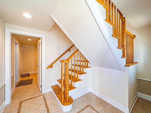 5th image of 153 E Atlantic Blvd Floor 2