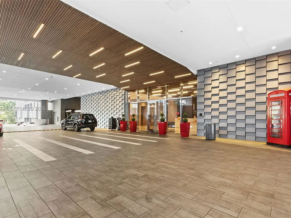 1080 Brickell Ave #3006
