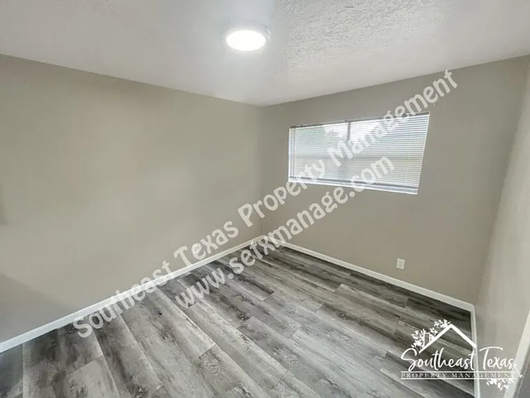 655 Adams St #6 — Photo 8