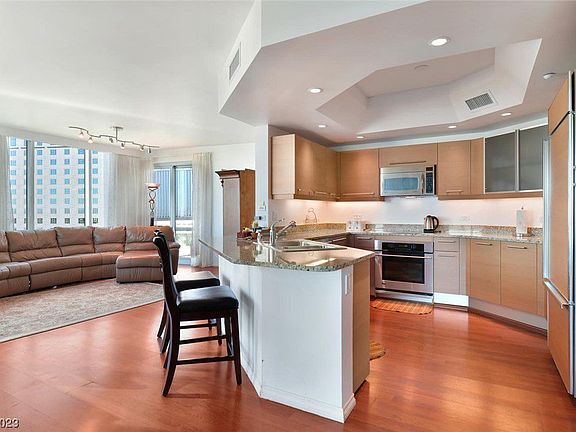 5th image of 222 Karen Ave Unit 707