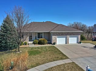 220 Wenzel Cir, Eagle, NE 68347